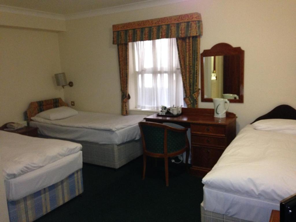 Abbey Lodge Hotel High Wycombe Szoba fotó